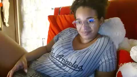 Queen Bon Vivantt online show from 12.18.24