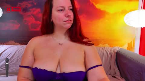 Snapshot of boobyianax chatting on 10.19.25 BoobyIANAx online show from 10.19.25