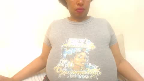 Snapshot of boobyqueen24 chatting on 06.20.26 boobyqueen online show from 06.20.26