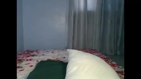 Snapshot of booty_panther chatting on 10.25.25 sandrah online show from 10.25.25