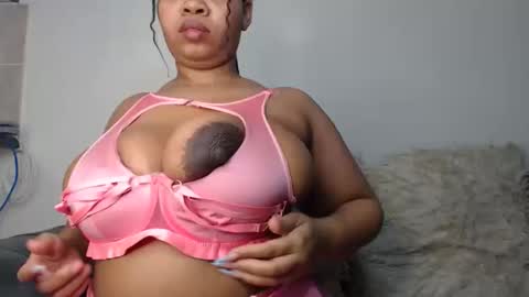 Snapshot of bootybangerxxx2 chatting on 11.07.25 bootybangerxxx2 online show from 11.07.25