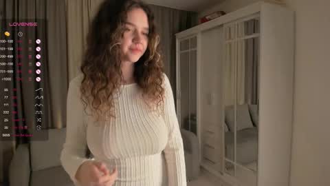 Snapshot of bootyfruttycutie chatting on 10.03.25 Ella online show from 10.03.25