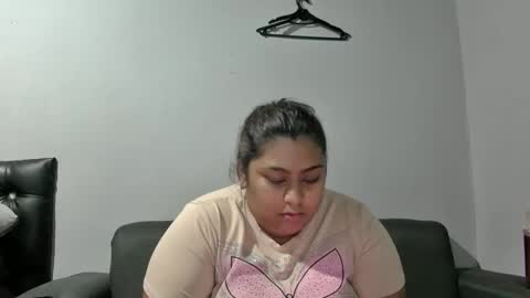 Snapshot of bootylicious02 chatting on 10.19.25 Mel online show from 10.19.25