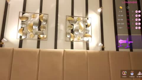 Snapshot of bootytrisha chatting on 01.12.25 Trisha online show from 01.12.25