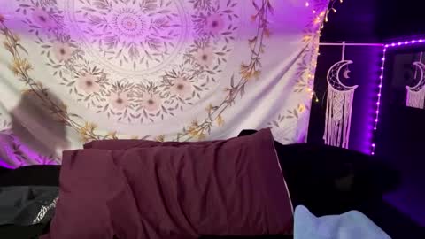 BossMom online show from 03.10.25