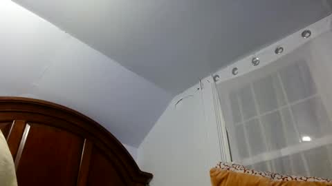 Snapshot of bottom_boiz chatting on 12.18.24 Rue online show from 12.18.24