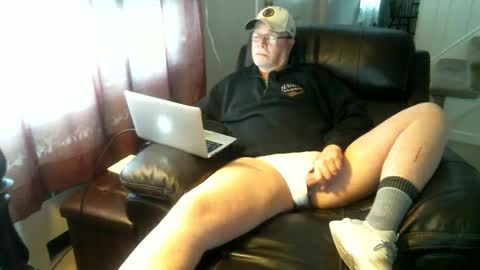 Snapshot of bottomjacki chatting on 02.10.25 Jackie online show from 02.10.25