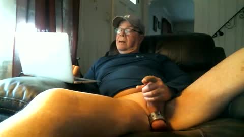 Snapshot of bottomjacki chatting on 04.27.26 Jackie online show from 04.27.26