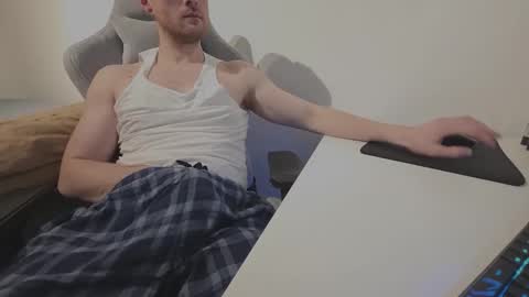 Snapshot of bottomtsinner chatting on 03.11.26 bottomtsinner online show from 03.11.26