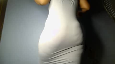 Snapshot of botty_queen chatting on 04.29.26 botty_queen online show from 04.29.26