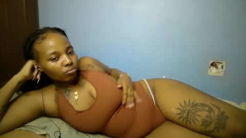 Snapshot of botty_queen chatting on 05.28.26 botty_queen online show from 05.28.26
