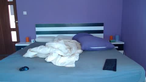 Angel-Boy online show from 10.28.25