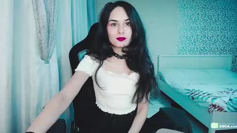 Helen  online show from 12.18.24