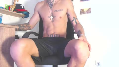 Snapshot of boy_master5 chatting on 02.01.25 boy_master5 online show from 02.01.25