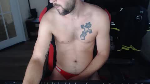 boy_t0y89 online show from 10.29.25