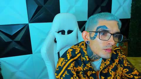 Snapshot of boy_tatto77 chatting on 12.20.25 boy_tatto77 online show from 12.20.25