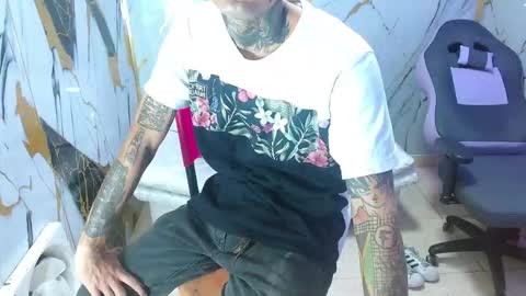 Snapshot of boy_tatto77 chatting on 01.13.26 boy_tatto77 online show from 01.13.26