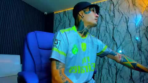 boy_tatto77 online show from 03.18.26