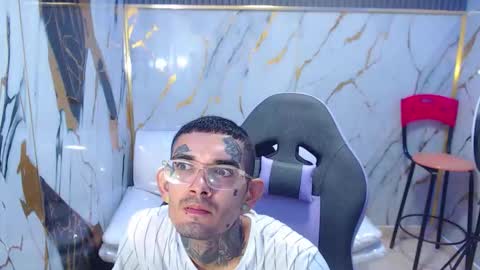 Snapshot of boy_tatto777 chatting on 09.22.25 boy_tatto777 online show from 09.22.25