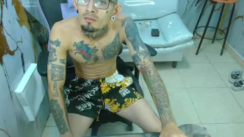 Snapshot of boy_tatto777 chatting on 04.28.26 boy_tatto777 online show from 04.28.26