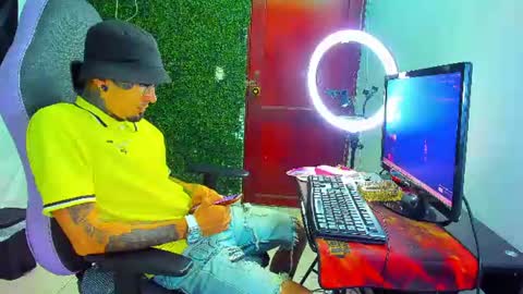 Snapshot of boy_tatto777 chatting on 07.25.26 boy_tatto777 online show from 07.25.26