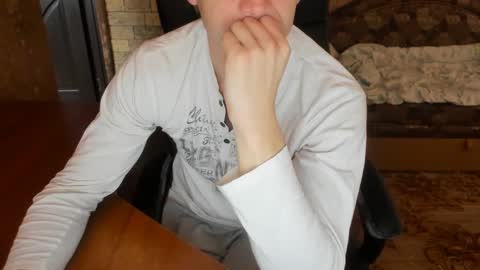 Snapshot of boyapollon chatting on 02.05.25 BoyApollon online show from 02.05.25