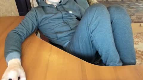 Snapshot of boyapollon chatting on 09.29.25 BoyApollon online show from 09.29.25