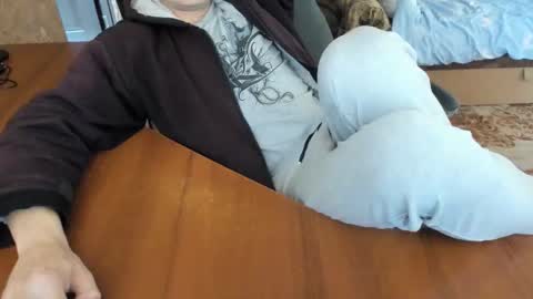 Snapshot of boyapollon chatting on 10.05.25 BoyApollon online show from 10.05.25