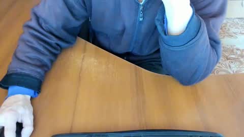 Snapshot of boyapollon chatting on 10.12.25 BoyApollon online show from 10.12.25