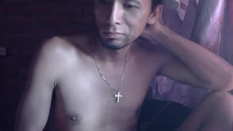 Snapshot of boycumlatino21 chatting on 04.22.26 Boy online show from 04.22.26