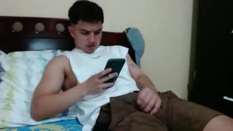 Snapshot of boyfit2023 chatting on 02.15.25 boyfit2023 online show from 02.15.25