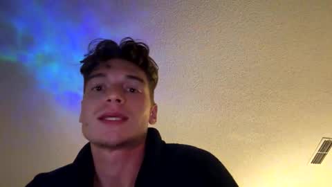 boynekstdoorr online show from 10.04.25