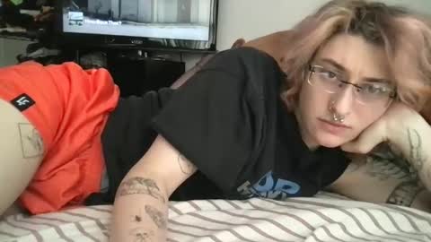 Snapshot of boywithbug chatting on 02.25.25 boywithbug online show from 02.25.25