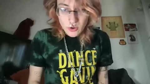 Snapshot of boywithbug chatting on 03.06.25 boywithbug online show from 03.06.25