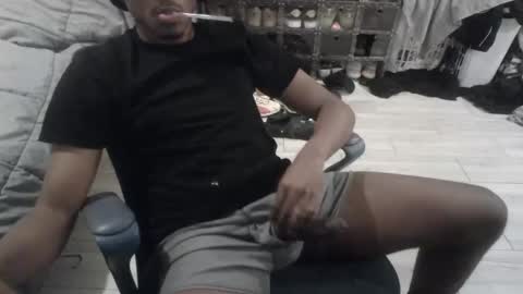 Snapshot of bquen400 chatting on 09.28.25 bquen400 online show from 09.28.25