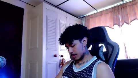 Snapshot of bra_c chatting on 04.27.26 bra_c online show from 04.27.26