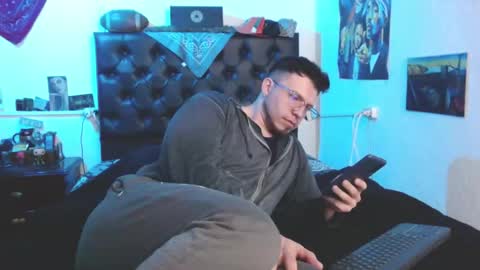 brad hot boy online show from 10.14.25