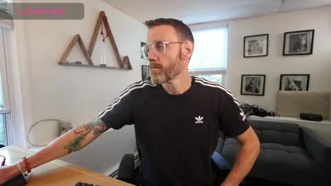 Snapshot of bradbronton chatting on 04.27.26 BradBronton online show from 04.27.26