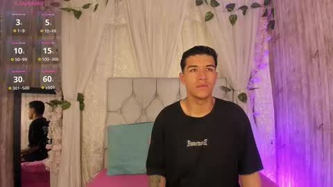 Snapshot of bradlovemma_ chatting on 10.12.25 BradLovEmma  online show from 10.12.25