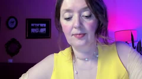 I see you X-twitter its braingirl online show from 04.05.26