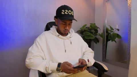 Snapshot of brand_collins chatting on 04.26.26 Brand online show from 04.26.26