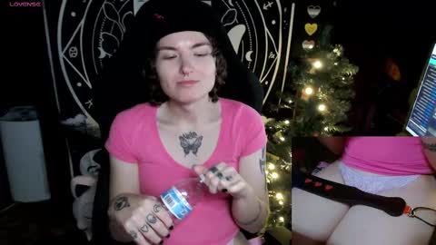 Snapshot of brandiwrld999 chatting on 12.21.24 BrandiWRLD999 online show from 12.21.24