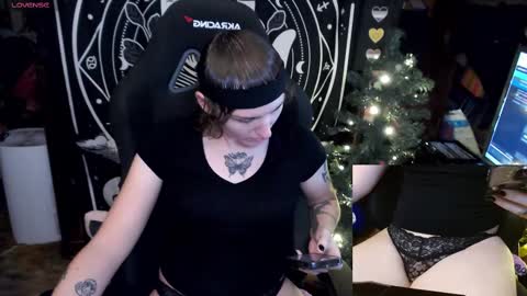 Snapshot of brandiwrld999 chatting on 12.26.24 BrandiWRLD999 online show from 12.26.24