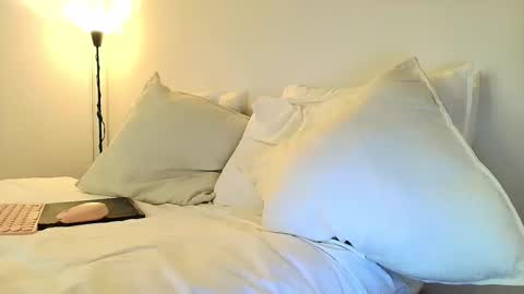 Snapshot of brandonandnat chatting on 12.13.25 Brandon and Nath online show from 12.13.25