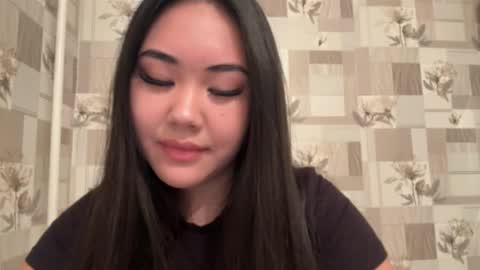 Snapshot of brandysveum chatting on 09.28.25 Aypril   online show from 09.28.25