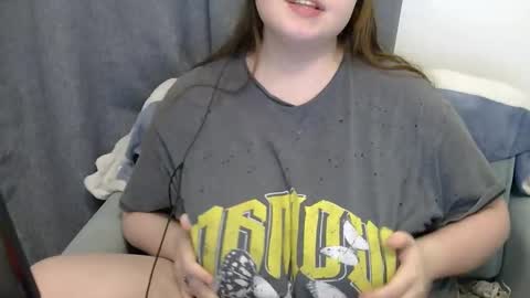 Snapshot of brattyprincess_emma chatting on 02.18.26 Emma online show from 02.18.26