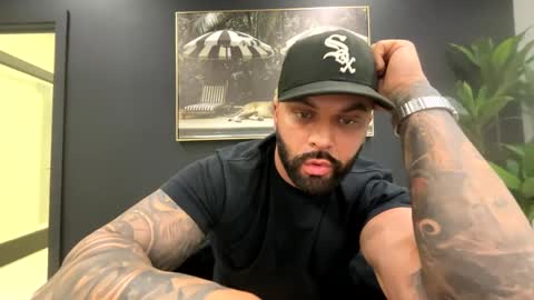 Snapshot of bravosteel chatting on 11.15.25 bravosteel online show from 11.15.25