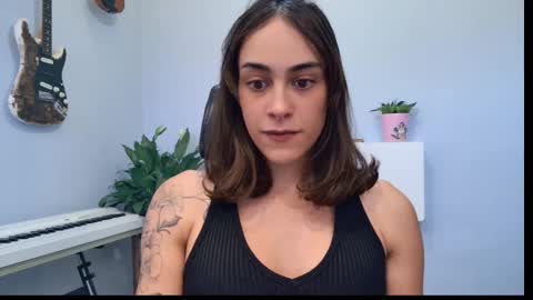 Snapshot of braziliantgirl chatting on 11.29.25 Thalia online show from 11.29.25