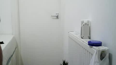 Snapshot of brazillllondonn chatting on 04.29.26 brazillllondonn online show from 04.29.26