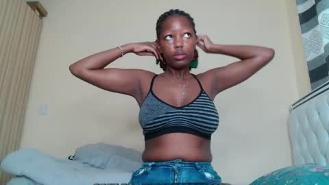Snapshot of bree_beauty chatting on 04.27.26 bree_beauty online show from 04.27.26